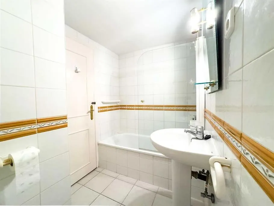 Skol 504 -Lovely 2-Bedroom Duplex In Skol First Line Beach Marbella